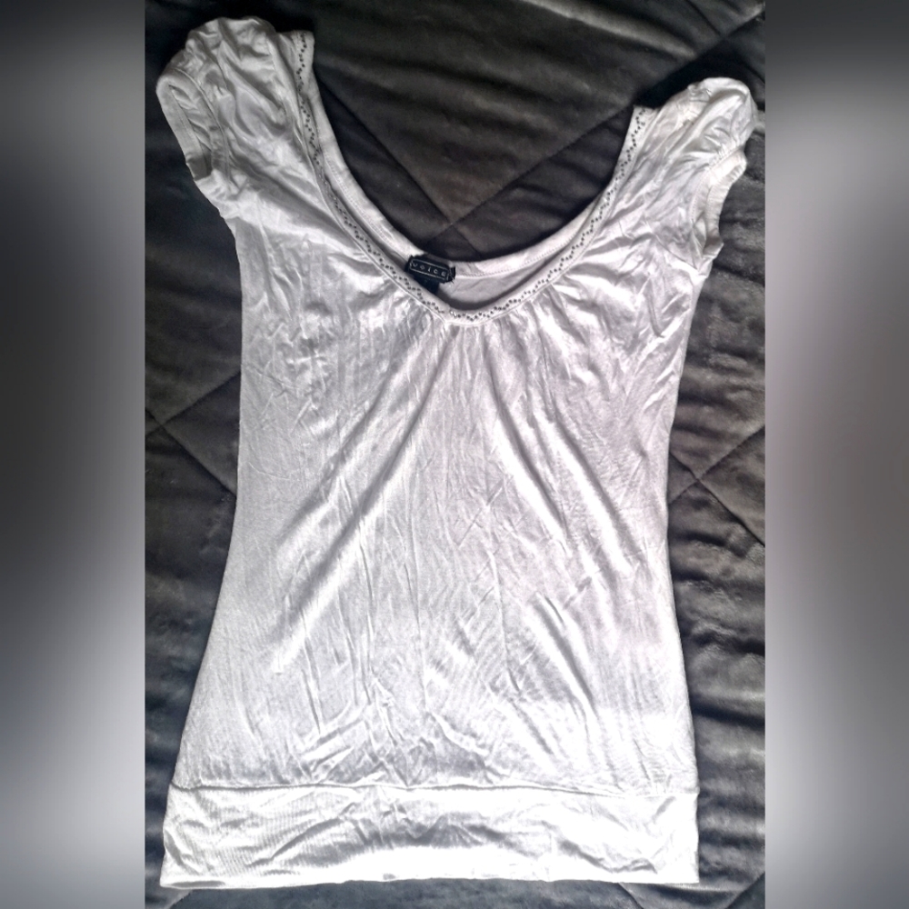 NWOT VOICE SHIRT. SIZE S